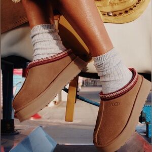 Tazz II Suede Platform Clog